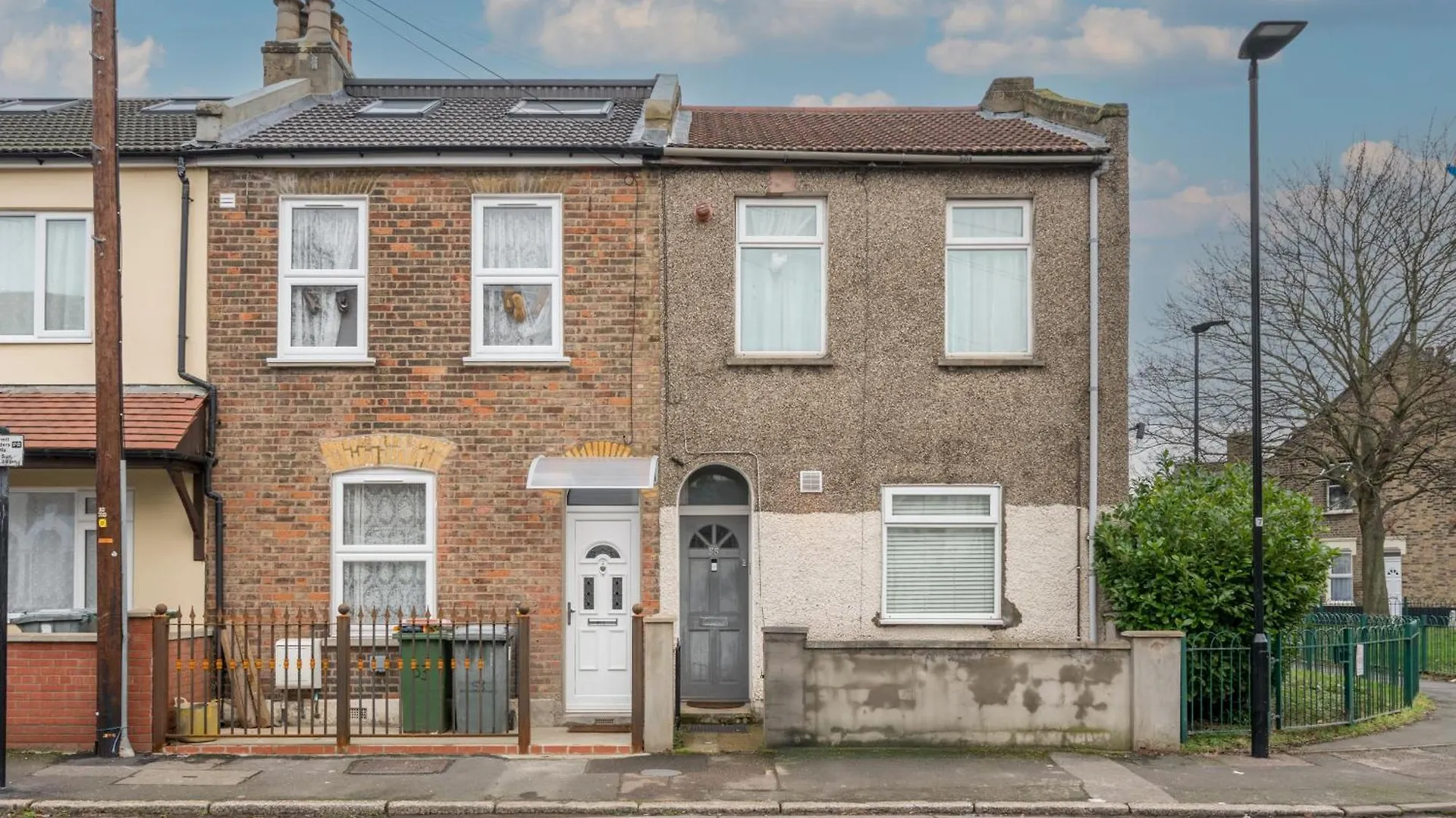 Canning Town 4 Bed Flat Sleeps 7- For Groups, Families And Contractors- With Free Parking contacts
