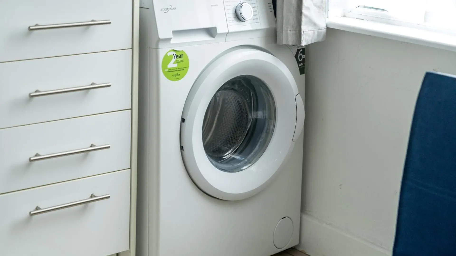 Canning Town 4 Bed Flat Sleeps 7- For Groups, Families And Contractors- With Free Parking London Apartment